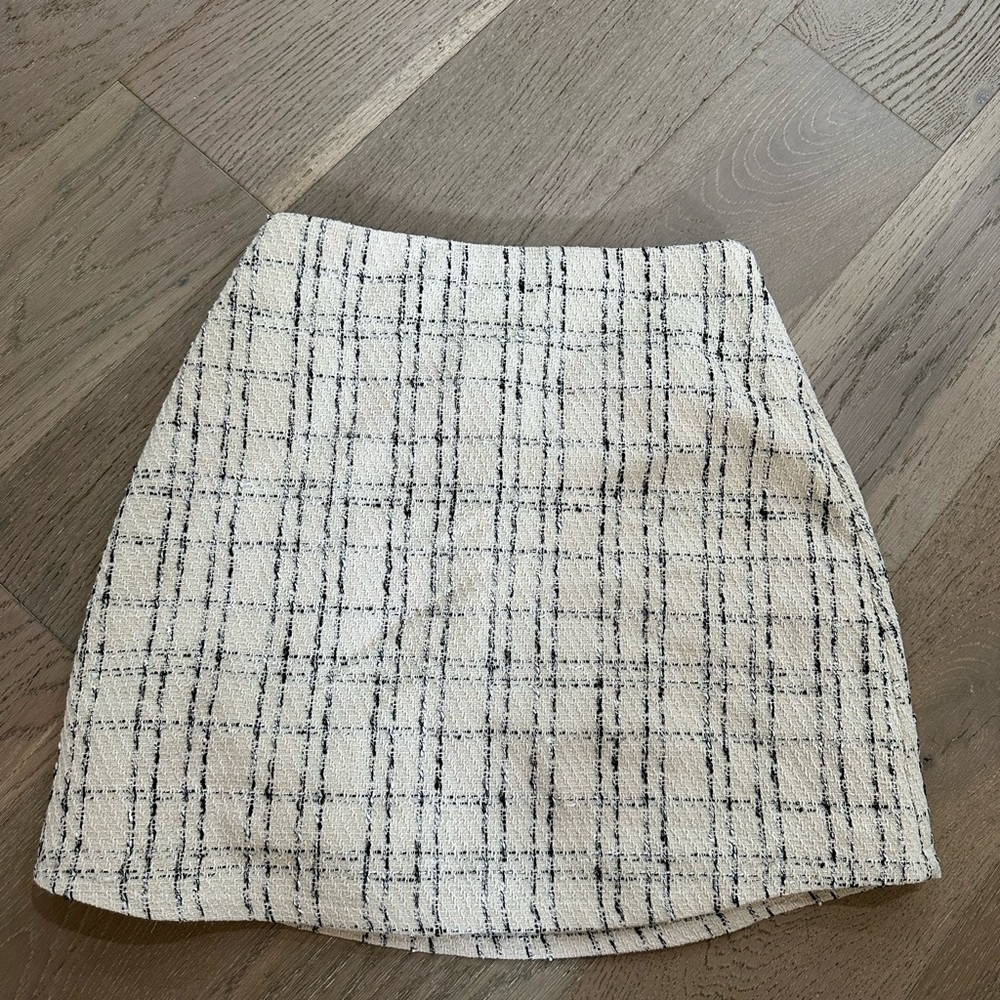 Princess Polly white/black hall pattern mini skirt
